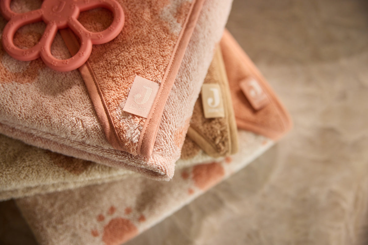 Jollein bijtring coral rose met zachte handdoeken, stijlvolle combinatie baby speelgoed