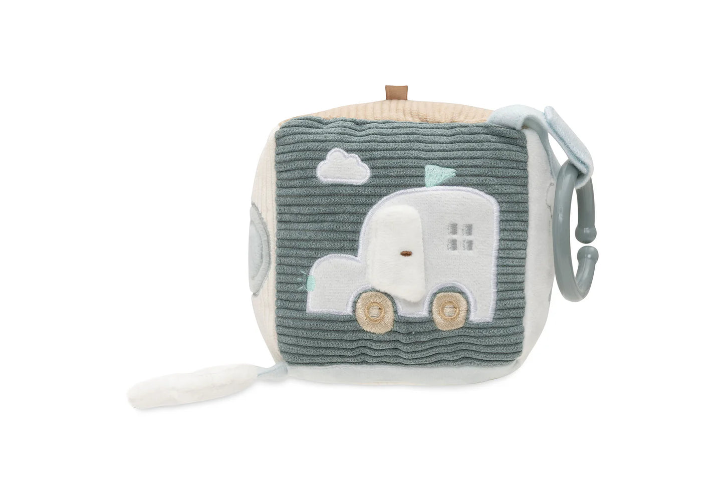 De Jollein activiteitenkubus heeft een schattige vrachtwagen, boxspeelgoed voor je baby en voelt zacht als een knuffel.