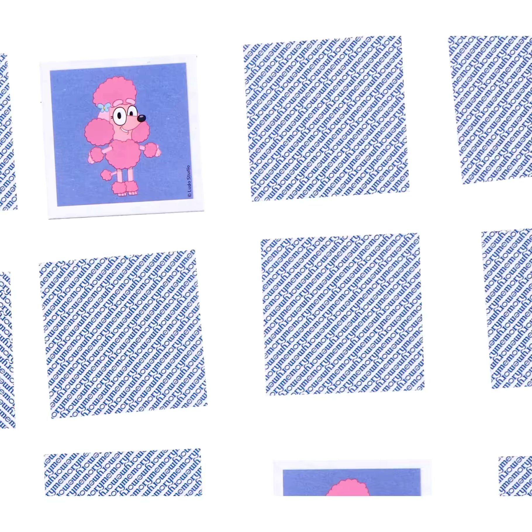 Detailfoto van Ravensburger Bluey memory kaartspel met roze hond, educatief speelgoed voor peuters en kinderen.