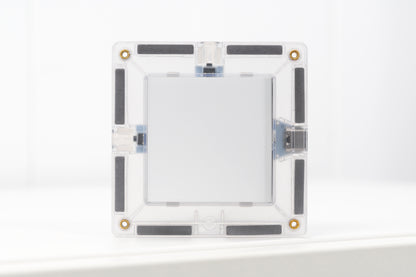 Bovenaanzicht Connetix light magneet tegel met zichtbare LED module en sterke magneten speelgoed structuur