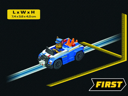 Carrera First Paw Patrol Chase politieauto detailfoto met afmetingen 7,4 x 3,6 x 4,0 cm voor peuters.