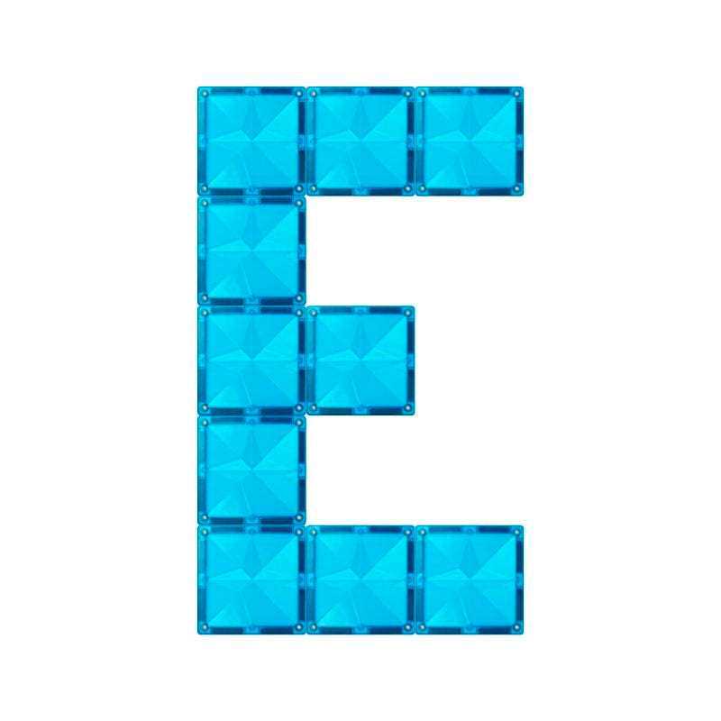 Coblo 60 stuks letter E gebouwd uit blauwe magnetische vierkante tegels bovenaanzicht