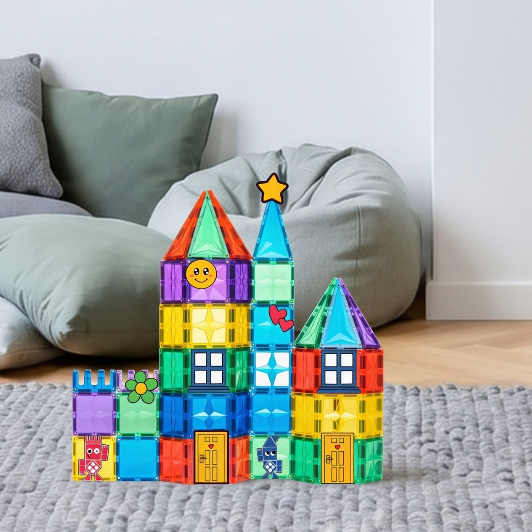 Coblo magnetische tegels kasteel gebouwd met kleurrijke magneten en icon toppers op speelmat