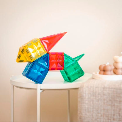 Magnetische tegels speelgoed Coblo dierenfiguur gebouwd met gele, blauwe, rode en groene elementen