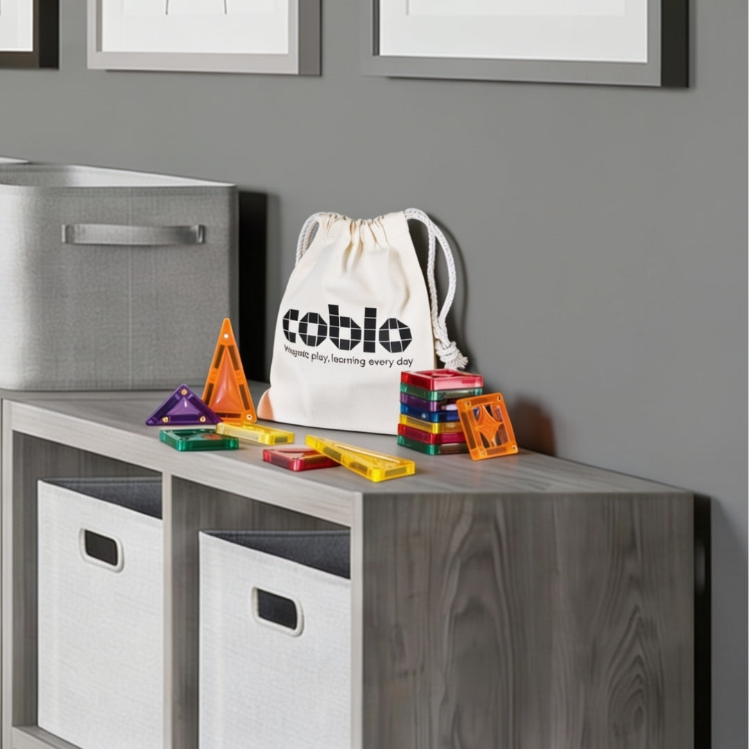 Coblo speelgoed opbergzak met kleine magnetische tegels op opbergkast inclusief stoffen tas