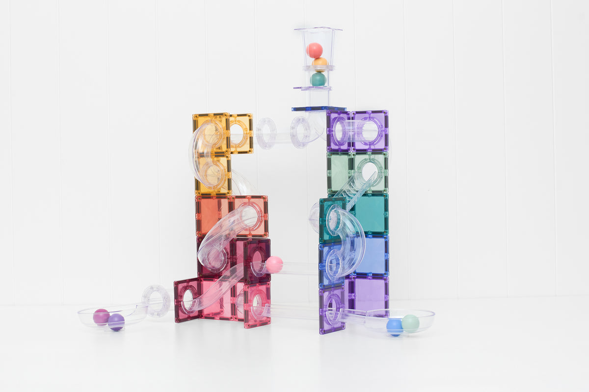 Connetix ball run pastel creatieve opbouw met transparante magnetische tegels en doorzichtige tubes
