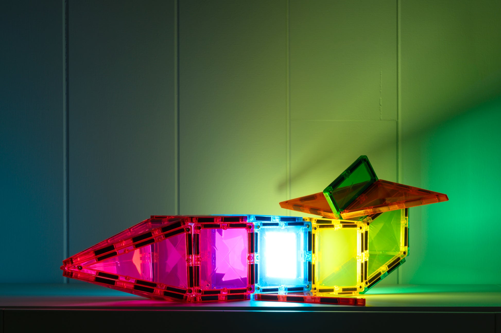 Magneet tegels Connetix boot met verlichte Light tegels in regenboogkleuren, creatieve constructie