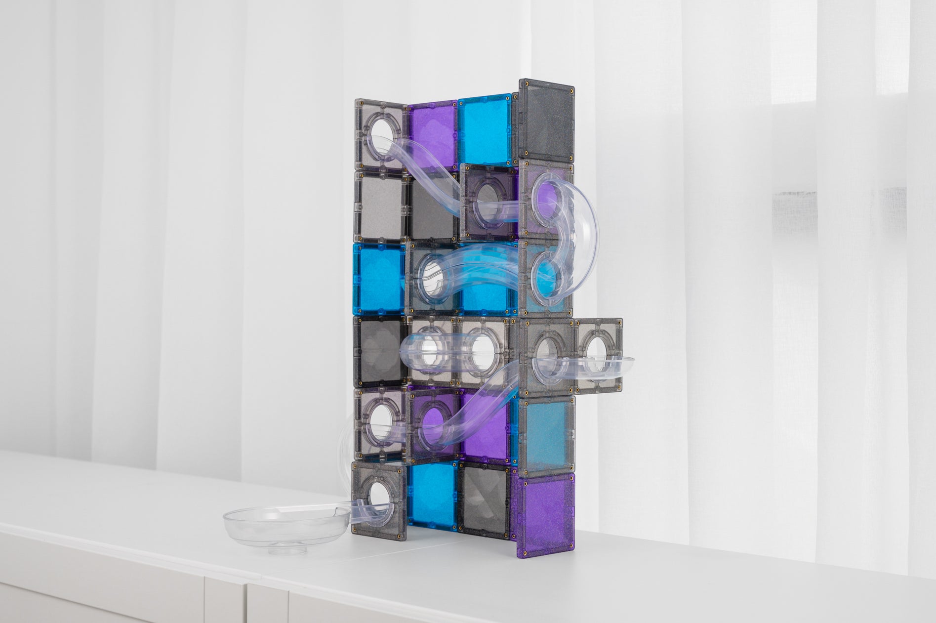 Connetix Galaxy Ball Run magnetische tegels constructie met meerdere niveaus en bochtige knikkerbanen