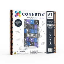 Connetix Galaxy Ball Run verpakking voorkant met 61 magnetische tegels en ruimte thema illustratie