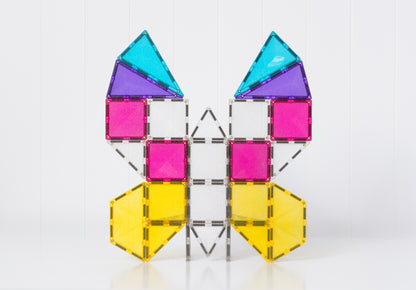 Vlinder gemaakt van Connetix Glitter Unicorn Pack 56pc magneten speelgoed in roze, blauw, paars en geel