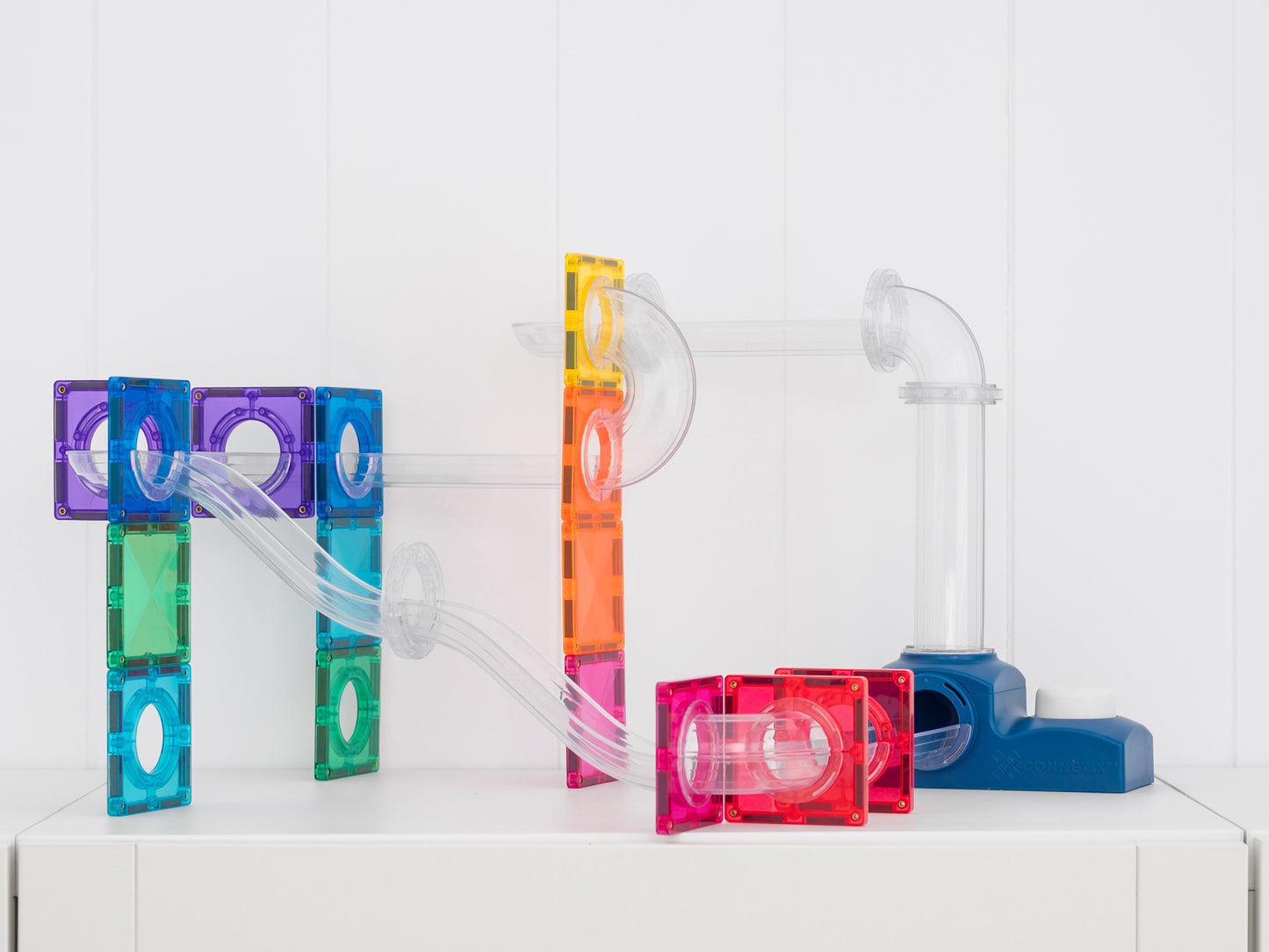 Connetix ball run launcher magnetische knikkerbaan creatieve opbouw met gekleurde tiles