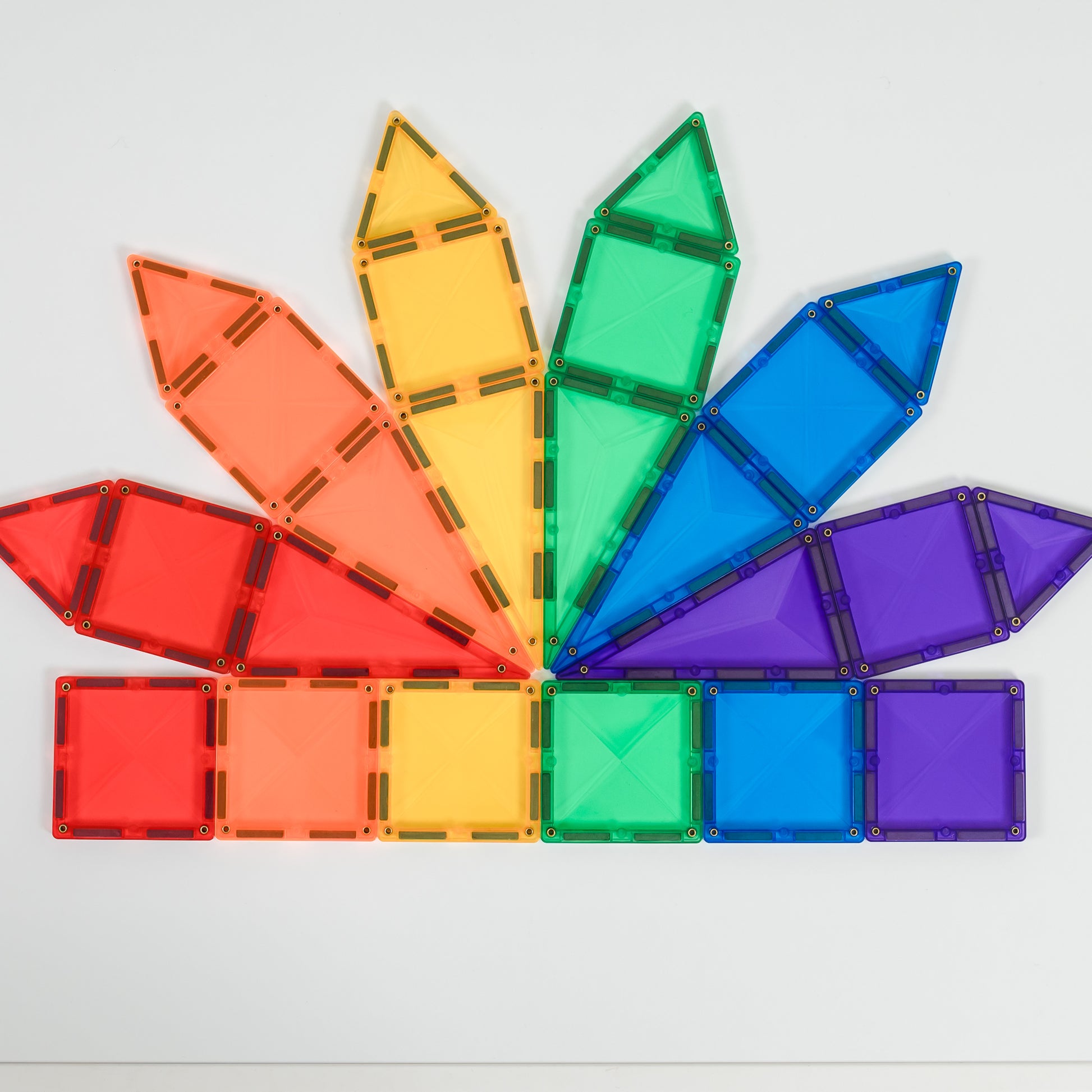 Connetix magneet tegels bovenaanzicht regenboog zon rainbow kleuren vierkanten driehoeken