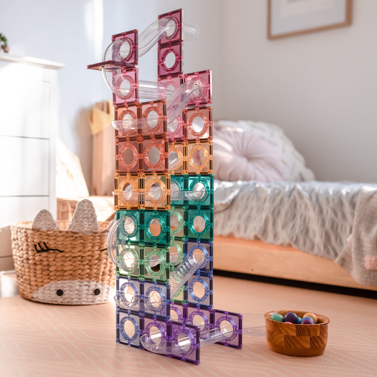 Hoge Connetix Pastel Ball Run Pack 106 pc knikkerbaan toren in pastelkleuren – magnetisch speelgoed in kinderkamer