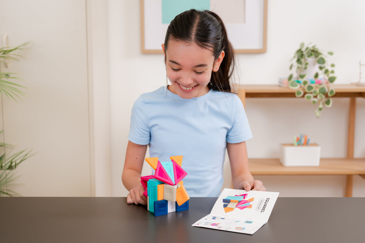 Connetix PRO Animals educatief speelgoed kind met handleiding bouwt kleurrijke dieren figuur