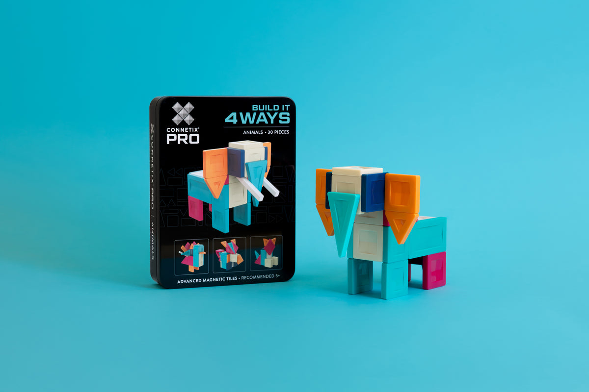 Connetix PRO Build It 4 Ways magnetische tegels met gebouwd dier figuur op blauwe achtergrond