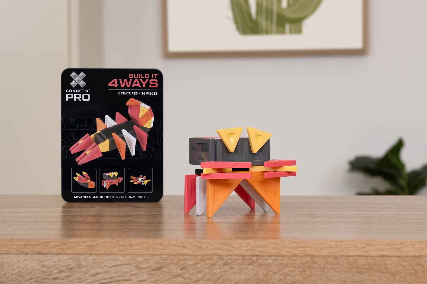Connetix PRO Creatures krab gebouwd met magnetische tegels geel grijs roze open ended speelgoed