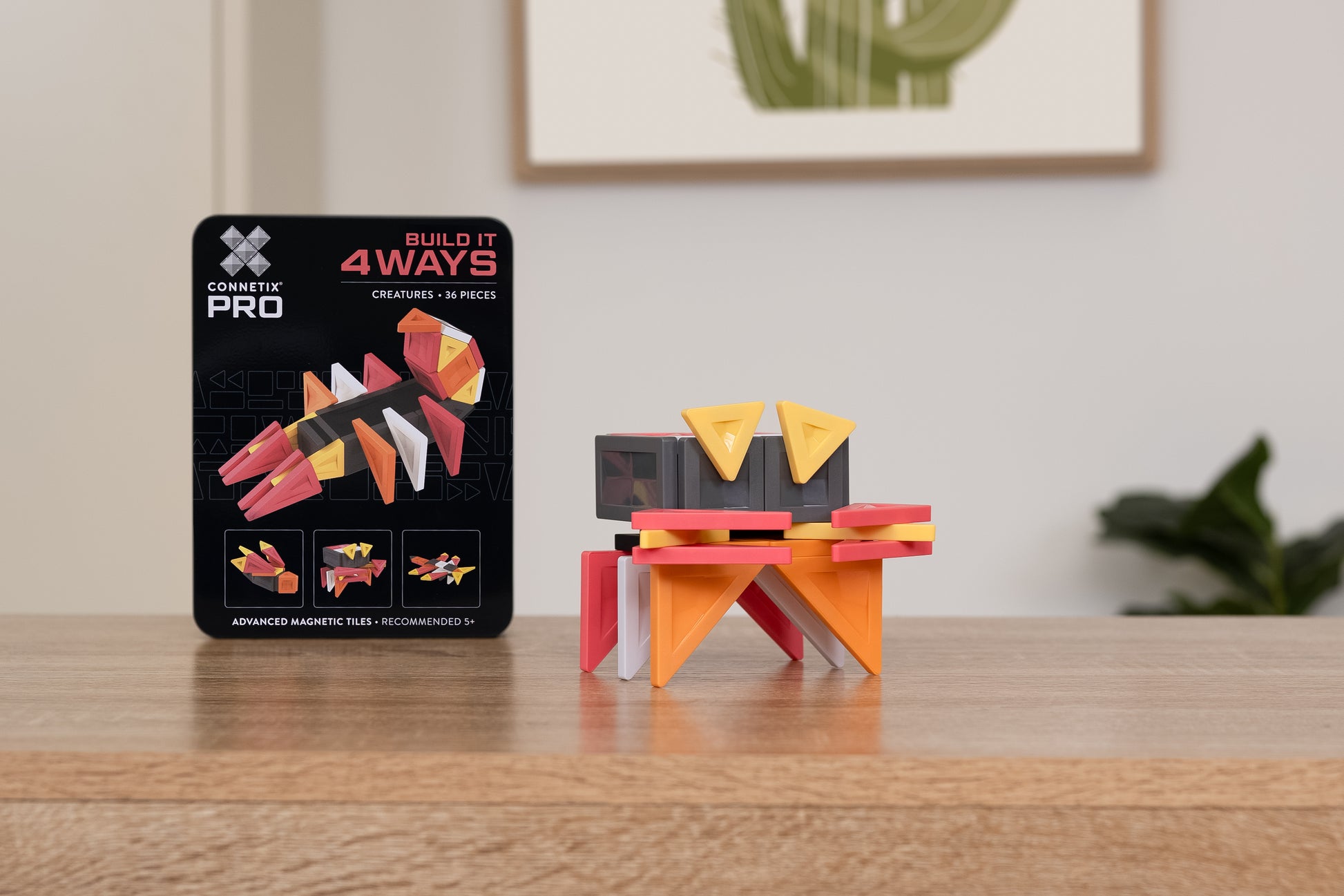 Connetix PRO Creatures krab gebouwd met magnetische tegels geel grijs roze open ended speelgoed
