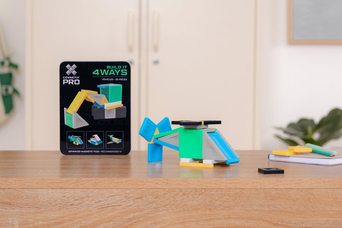 Connetix PRO magnetisch bouwspeelgoed: kleurrijk vliegtuig met blauwe en groene Connetix tiles