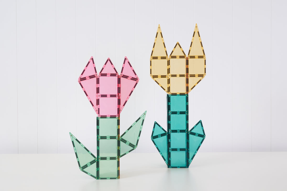Connetix tiles bloemen bouwen met pastelkleurige vierkanten en driehoeken creatief speelgoed