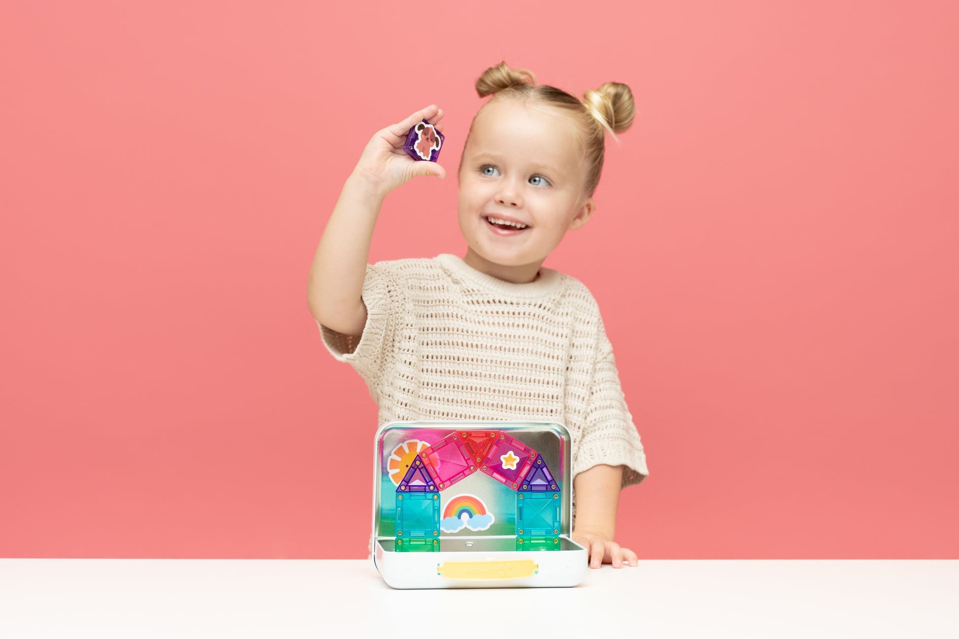 Connetix travel mini pack meisje met huisje gebouwd in koffer met magnetisch speelgoed en stickers