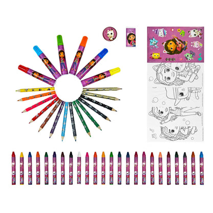 Detailfoto van Gabby’s Dollhouse kleurset met kleurpotloden, stiften, waskrijtjes, stickers en kleurplaten voor leuke dingen om te knutselen.