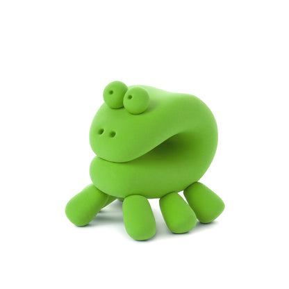 Groene kikker uit Hey Clay Advent Calender 2025 van zachte boetseerklei, vrolijk speelgoed en creatief klei idee.
