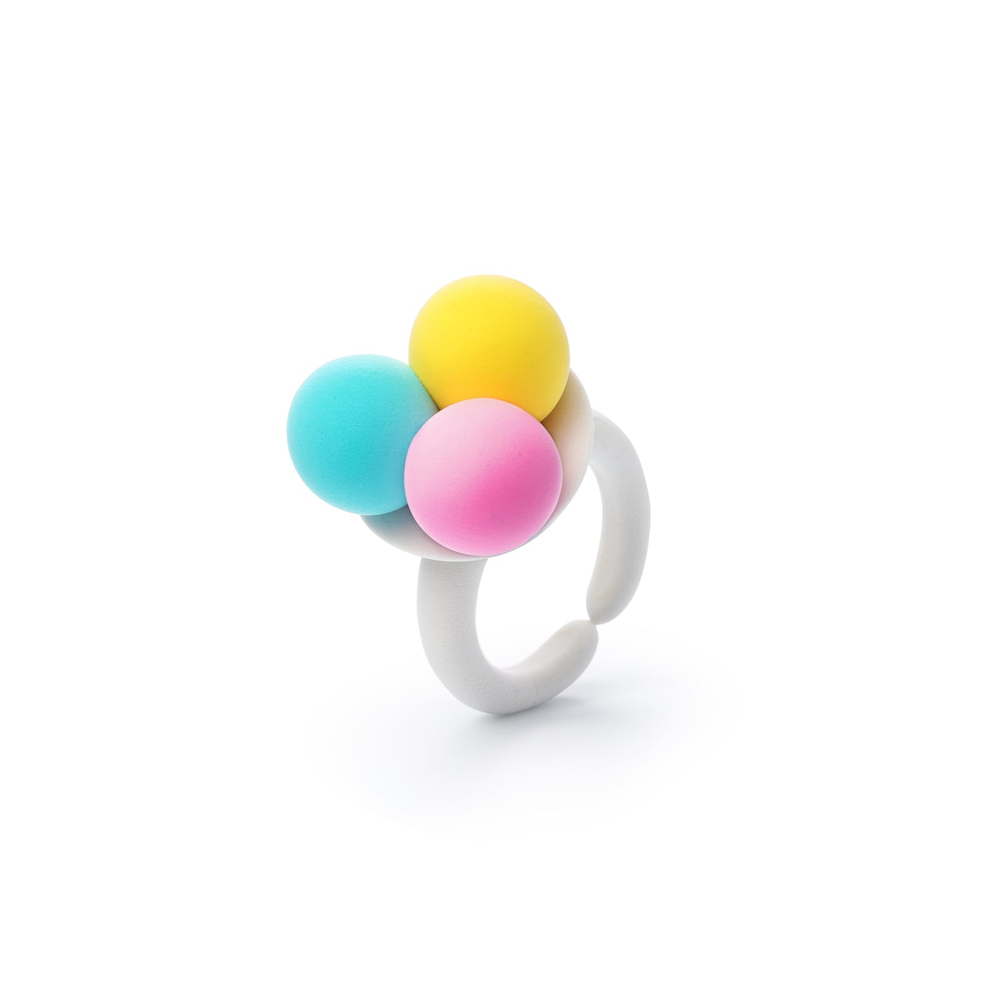 Hey Clay Bijou Rings Snoepjes ijsjesring met drie gekleurde bolletjes op een witte klei-ringband