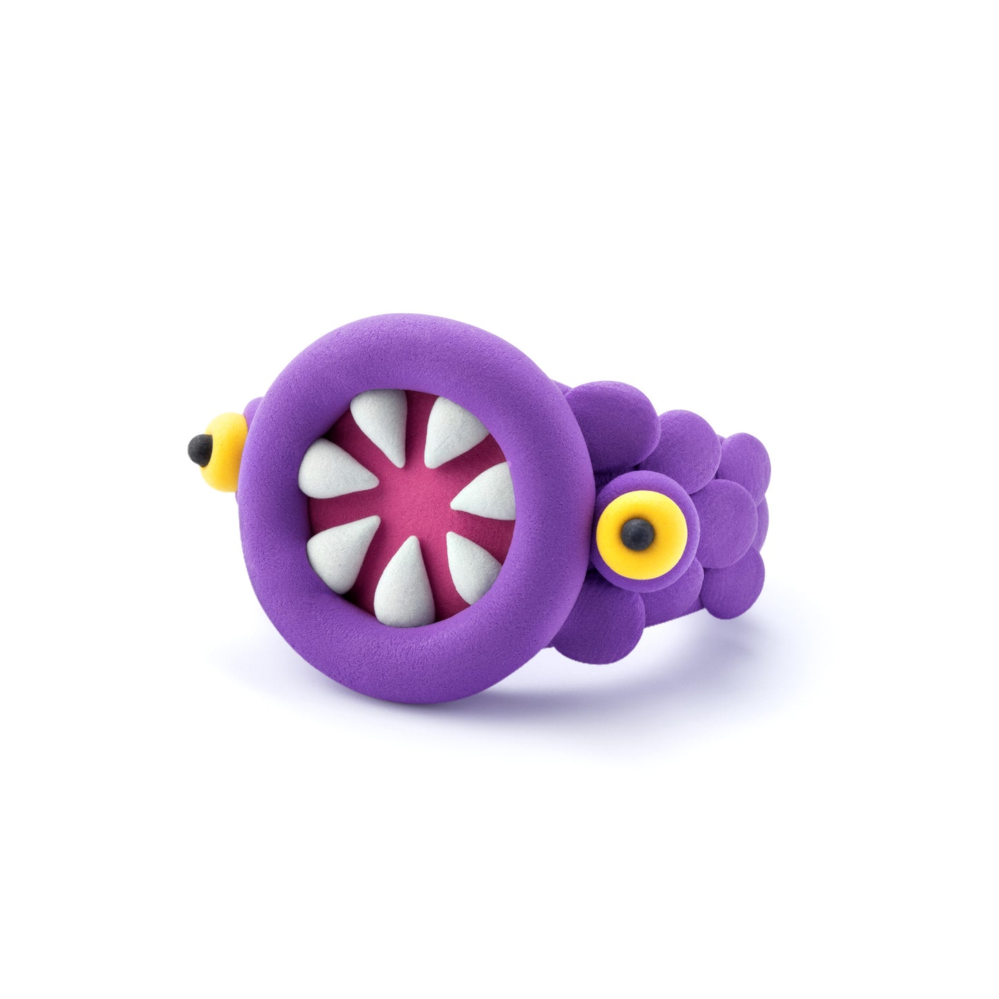 Hey Clay Bijou Sweetbit Alien Ring in paars, ronde tandjesmond en ogen, gemaakt van boetseerklei.