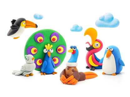 Hey Clay Birds creatieve klei ideeën met zes kleurrijke vogels: pauw, toekan, papegaai en pinguïn
