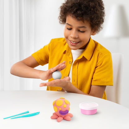 Hey Clay kind maakt octopus: creatief speelgoed moment met kleurrijke boetseerklei en bloembolletje