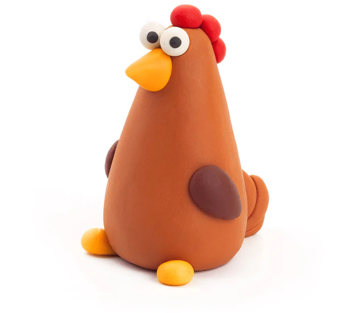 Hey Clay kip figuur met oranje boetseerklei, rood kuifje als creatief klei ideeën speelgoed