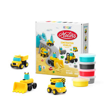 Hey Clay klei set met verpakking, 12 potjes en bouwvoertuigen, inclusief graafmachine en vrachtwagen, ideaal voor creatief kinderspel.