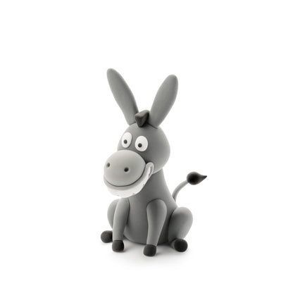 Hey Clay Shrek Donkey figuur van grijze boetseerklei met grote oren en vrolijke uitdrukking zittend