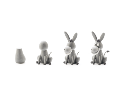 Hey Clay Shrek Donkey stap-voor-stap tutorial met vier fases van klei delen naar complete ezel figuur
