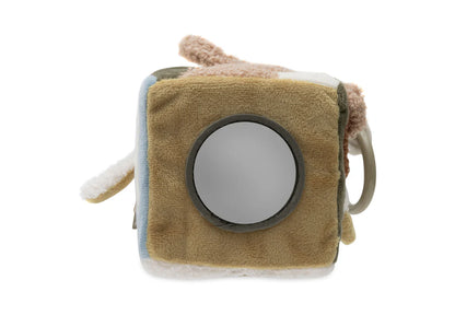 Detail van de Jollein activiteitenkubus Tiny Park met spiegelvlak voor sensorisch spelen, ideaal als baby cadeau.