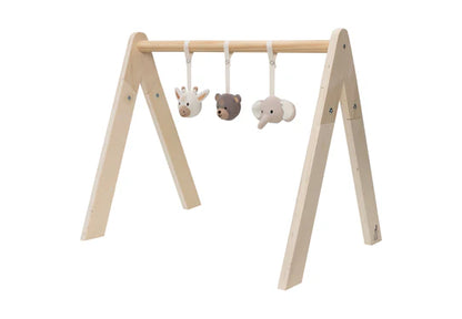 Jollein baby gym van stevig hout met gehaakte dierenfiguren, ook bekend als boxmobiel.