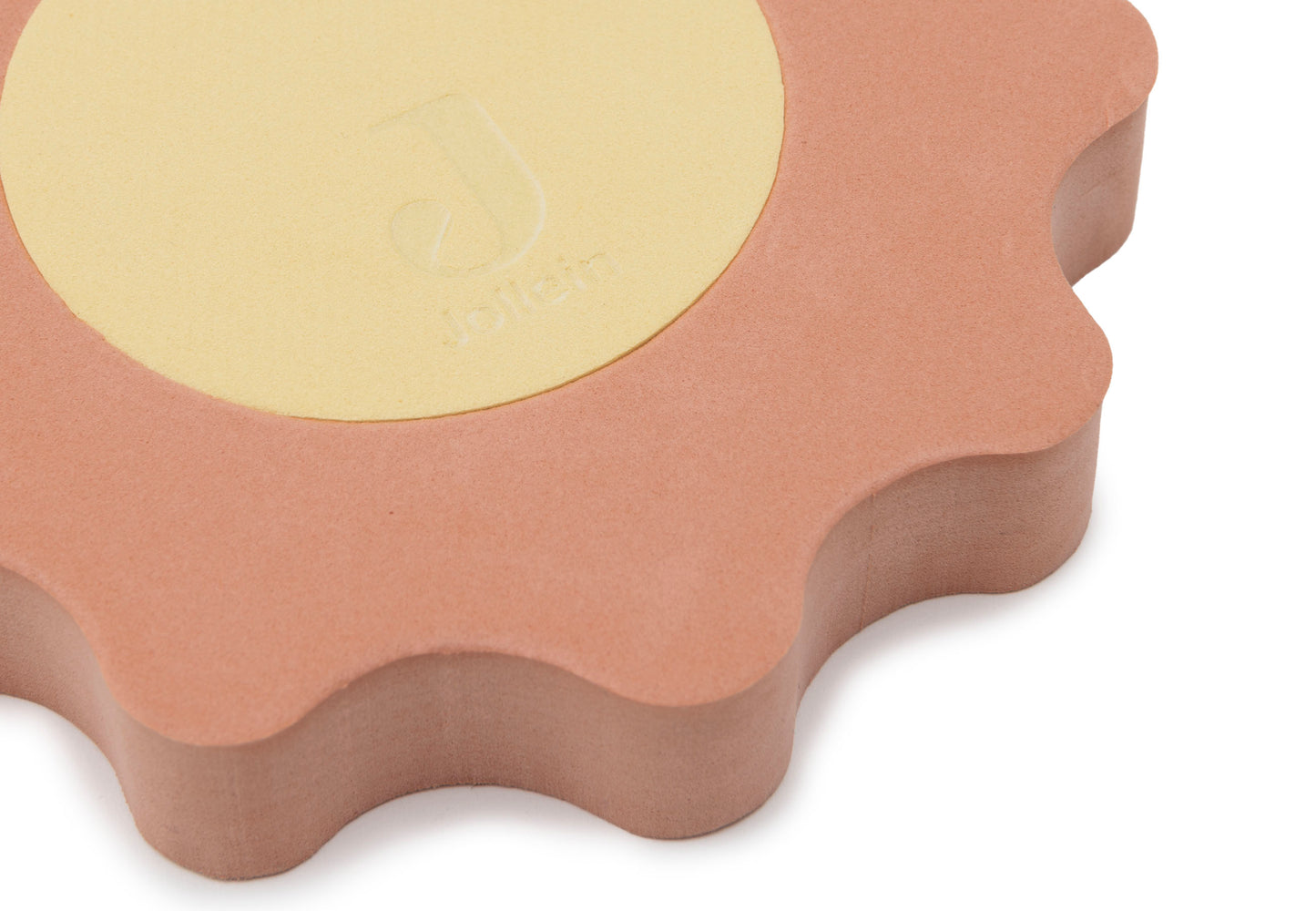 Jollein badpuzzel Foam Kangaroots detail foto met Jollein logo op zachte roze foam puzzelstuk