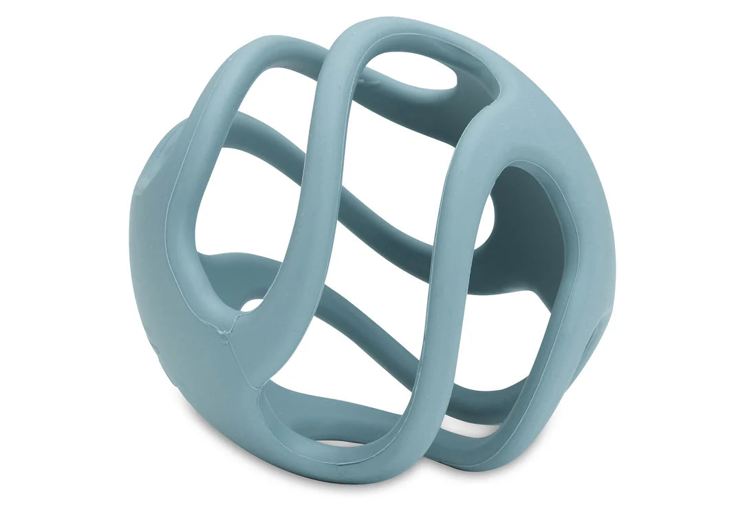 Jollein bijtring bal in Sea Green met open structuur voor gemakkelijke grip, perfect als box speelgoed.