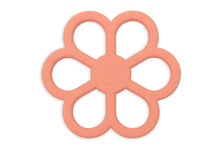 Jollein bijtring siliconen flower coral rose met bloemmotief, bovenaanzicht baby speelgoed