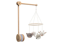 Complete Jollein Boxmobiel Animals met houten arm en vier gebreide dieren, ideaal als kraamcadeau of baby speelgoed.