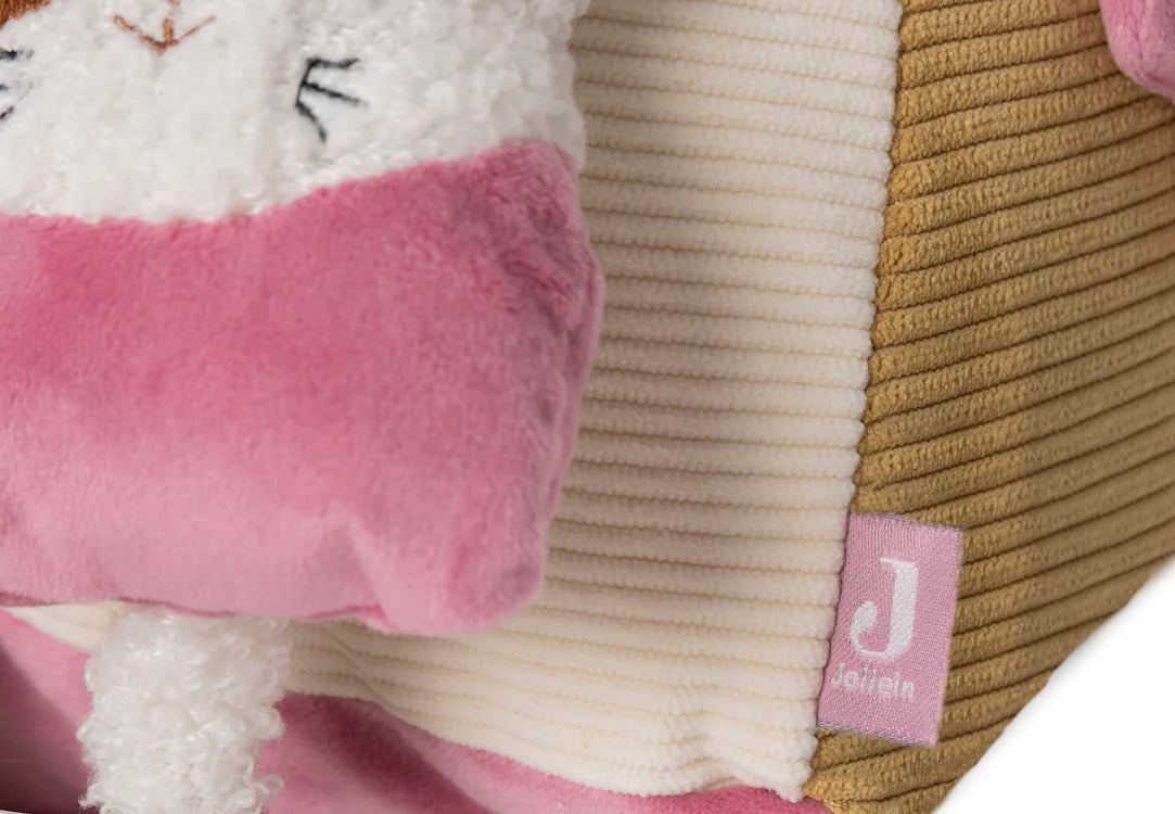 Detail van Jollein label op de activiteiten driehoek Flower Fairies met zachte stoffen en fijne texturen voor sensorisch spel.