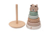 De tuimelstapelaar van Jollein met losse ringen en houten stok, ideaal speelgoed in hout en leuk als babycadeau.