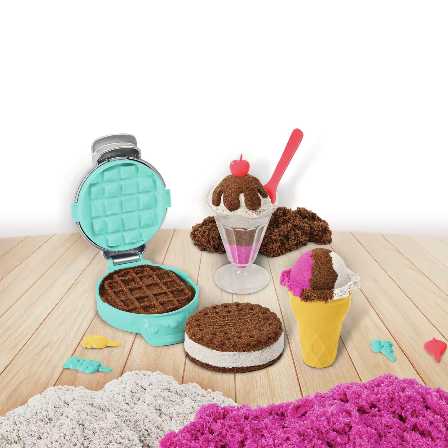 Afbeelding van Kinetic Sand Ice Cream Treats creaties zoals ijsjes en wafels, leuk educatief speelgoed voor kinderen.