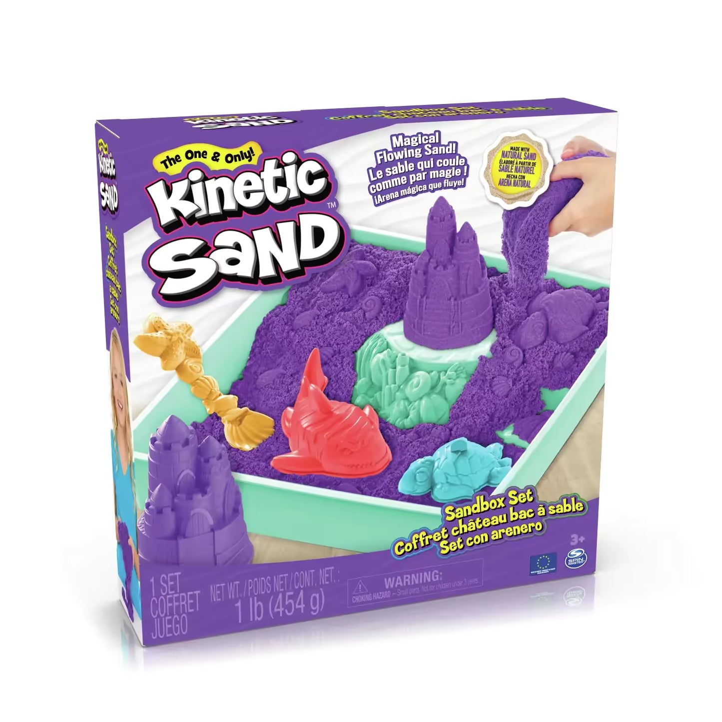 Voorkant verpakking van Kinetic Sand Sandbox set Purple, inclusief kasteel- en zeedierenvormen voor kinderen vanaf 3 jaar.