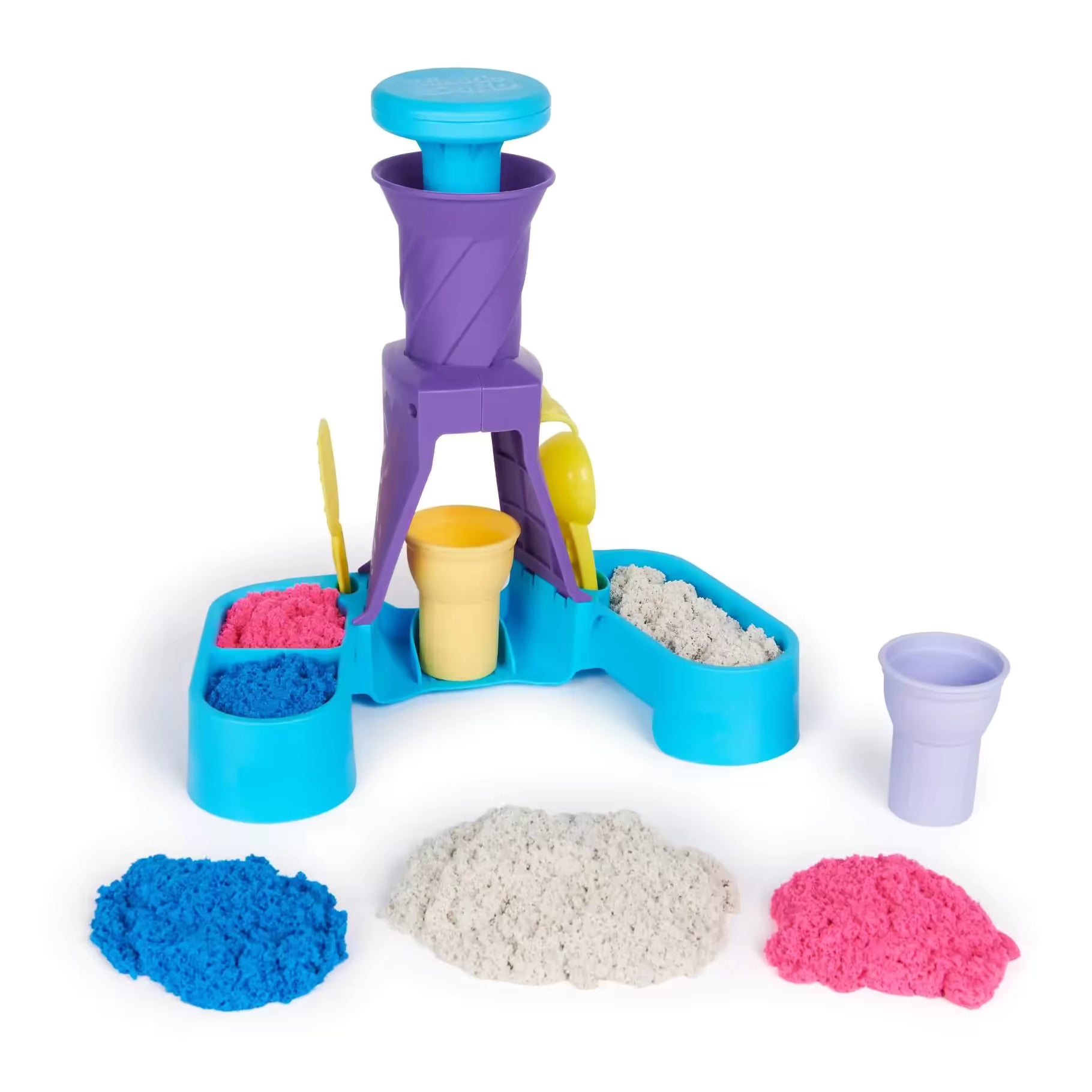 Kinetic Sand Soft Serve Station in blauw-paars met gekleurd kinetisch zand, ideaal sensorisch speelgoed voor kinderen.