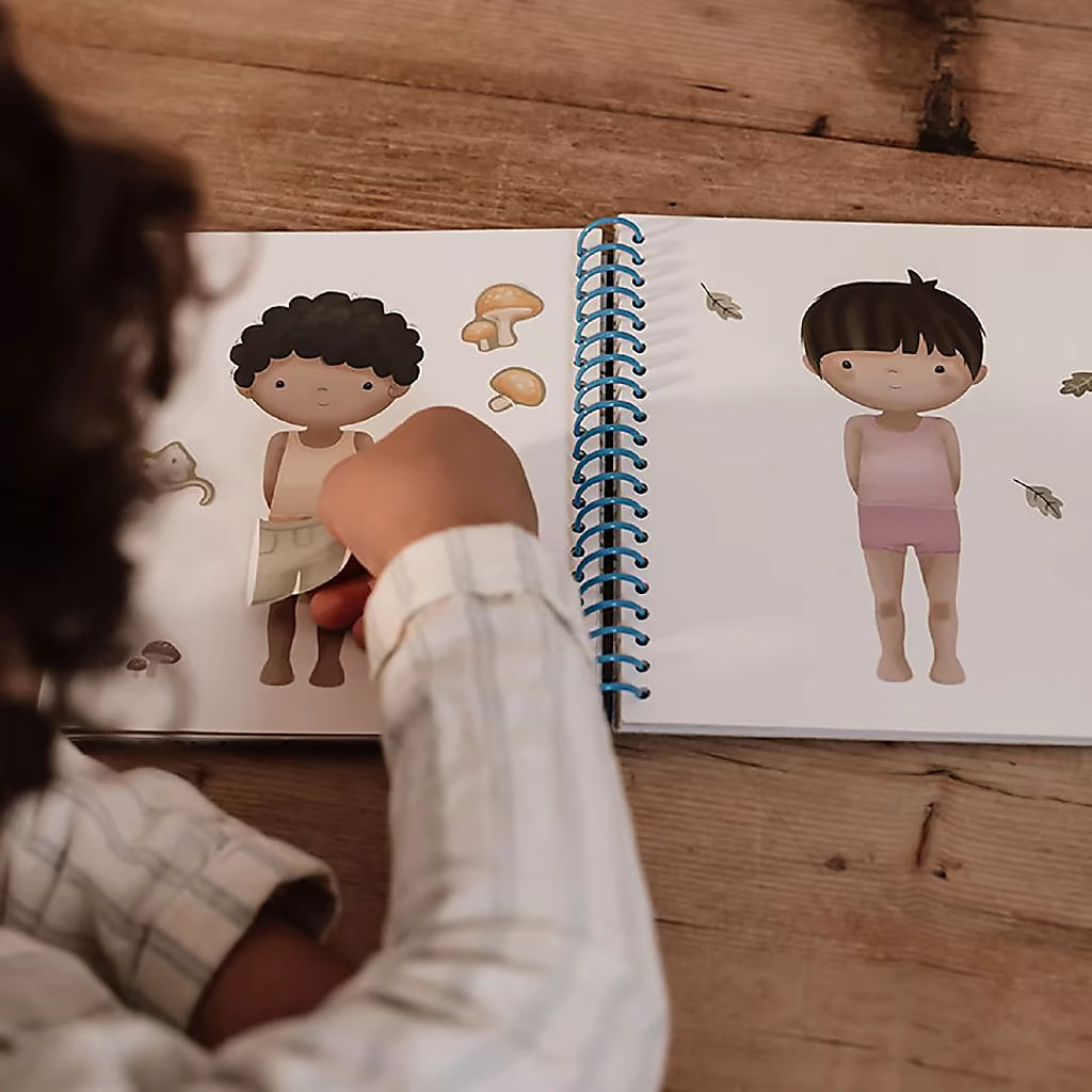 little-dutch-aankleedboek-forest-friends-kind-gebruikt