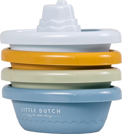 Stapelbare Little Dutch Bad Bootjes set van vier kleuren, compact en praktisch badspeelgoed.