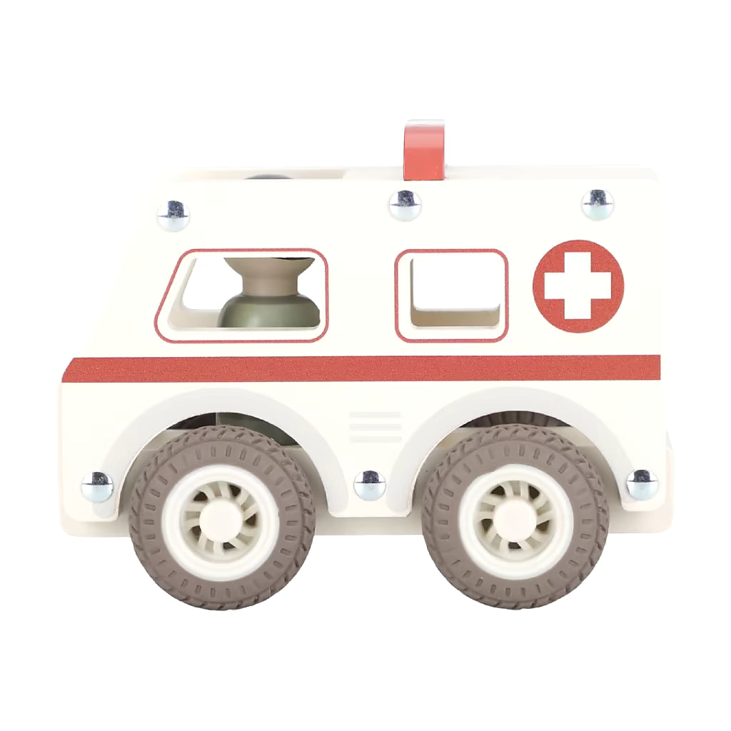 Little Dutch houten ambulance in zijaanzicht met rode sirene, duurzaam speelgoed in hout voor peuters.