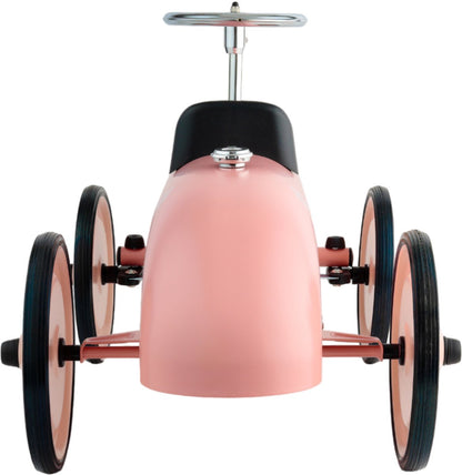 Little Dutch loopwagen roze achterzijde, detail onderstel met wielen en chromen stuur