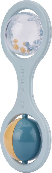 Little Dutch Bal Rammelaar Blauw met halve gele bol, educatief speelgoed voor baby’s met sensorische prikkels.